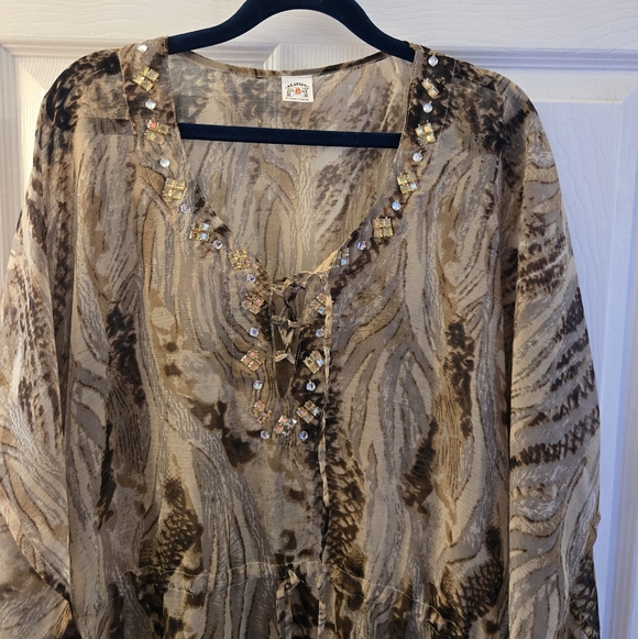 Women's Coverup - Picture 2 of 8